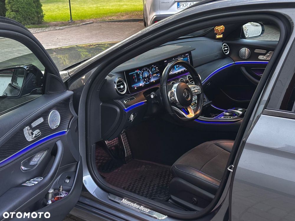 Mercedes-Benz Klasa E 220 d 4-Matic AMG - 38