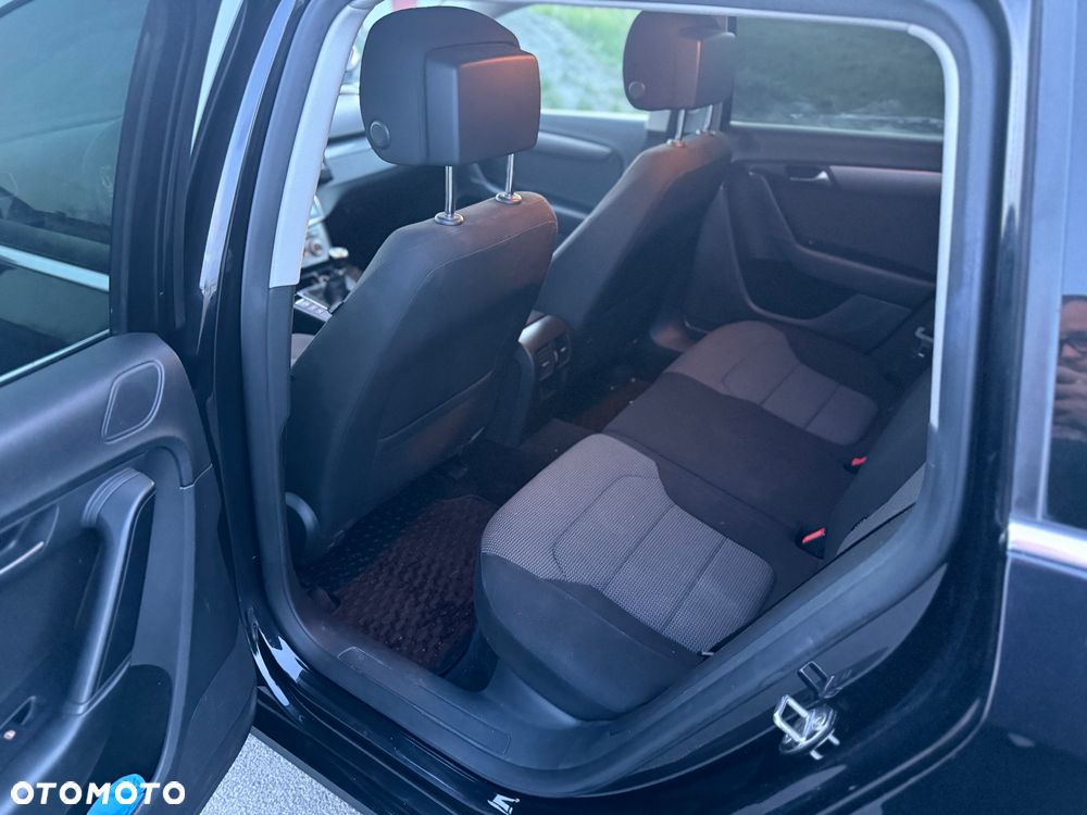 Volkswagen Passat 2.0 TDI BlueMotion Technology Highline - 12