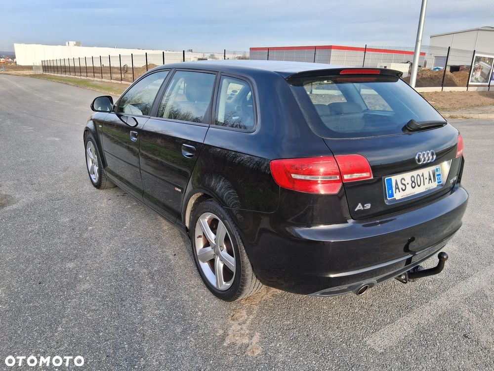 Audi A3 Sportback 1.6 TDI DPF S line Sportpaket - 12
