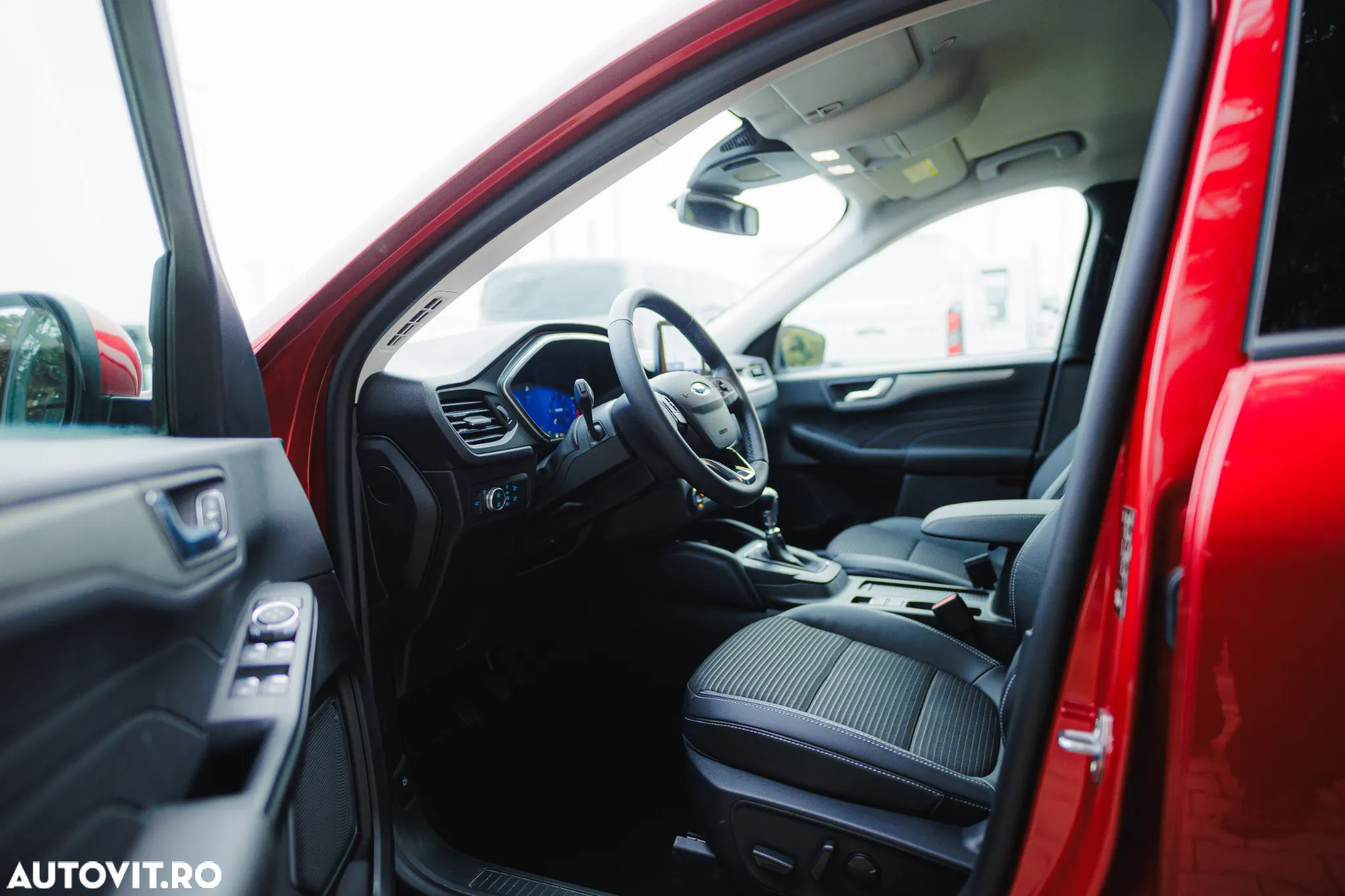 Ford Kuga - 10