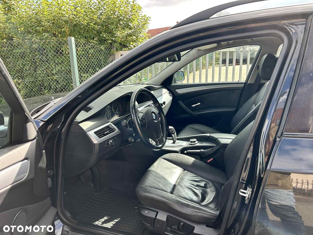 BMW Seria 5 525i Touring Edition Lifestyle - 8