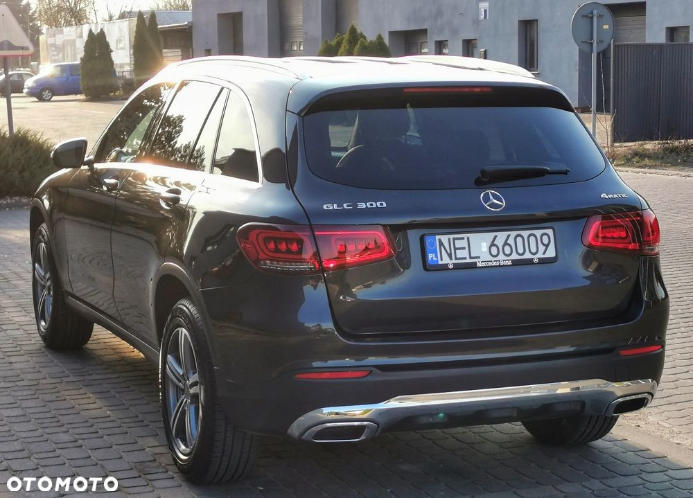 Mercedes-Benz GLC 300 4Matic 9G-TRONIC - 18