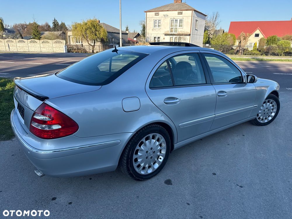 Mercedes-Benz Klasa E 500 4Matic Automatik Elegance - 24