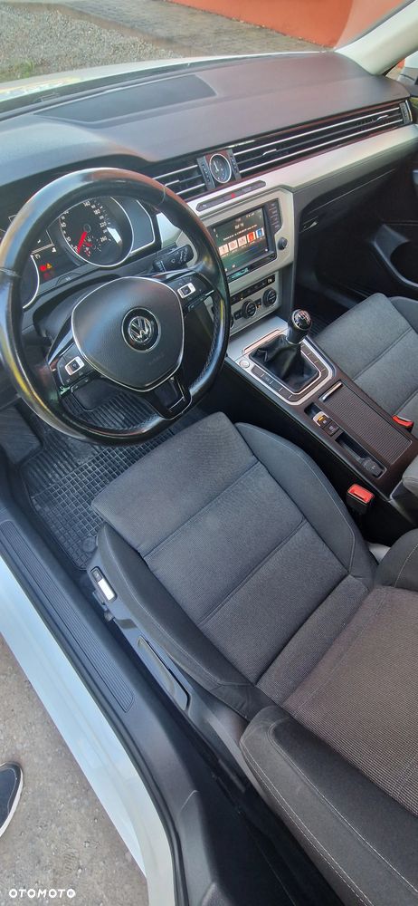 Volkswagen Passat 1.6 TDI (BlueMotion Technology) Comfortline - 4