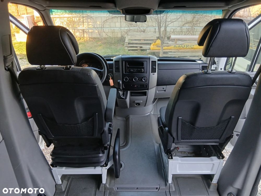 Mercedes-Benz Sprinter - 25