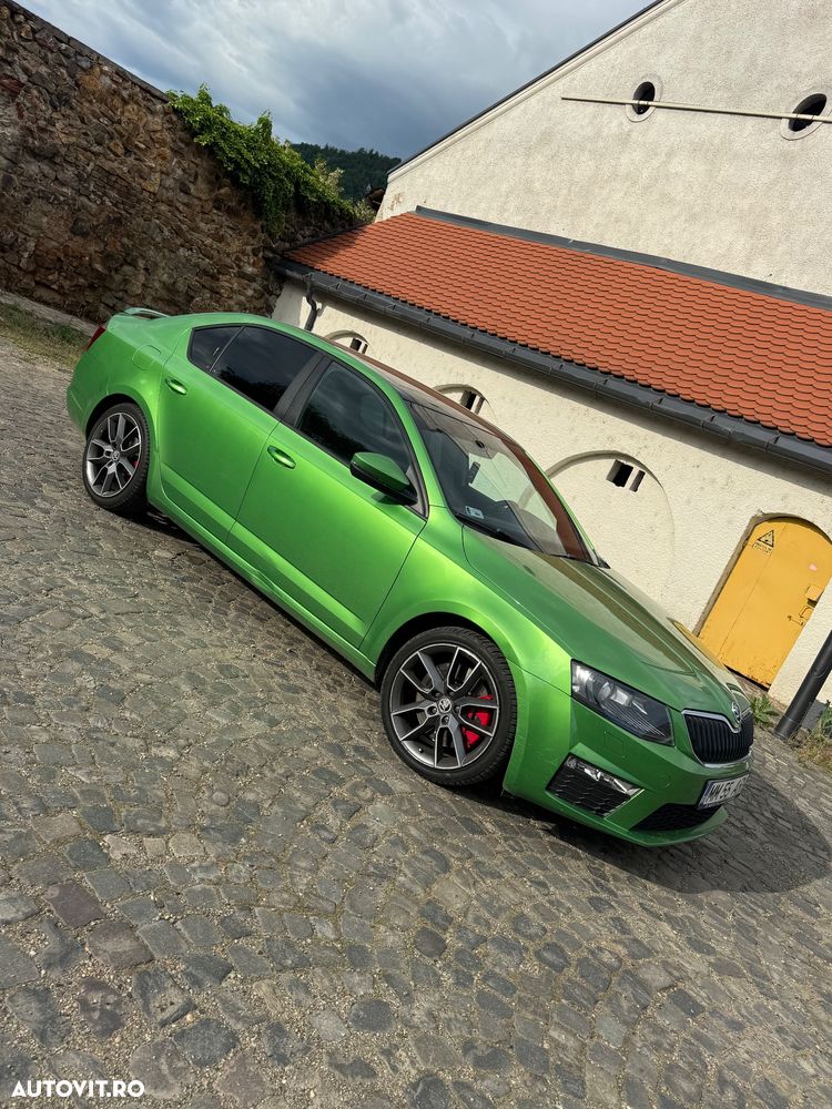 Skoda Octavia 2.0 TSI RS - 11
