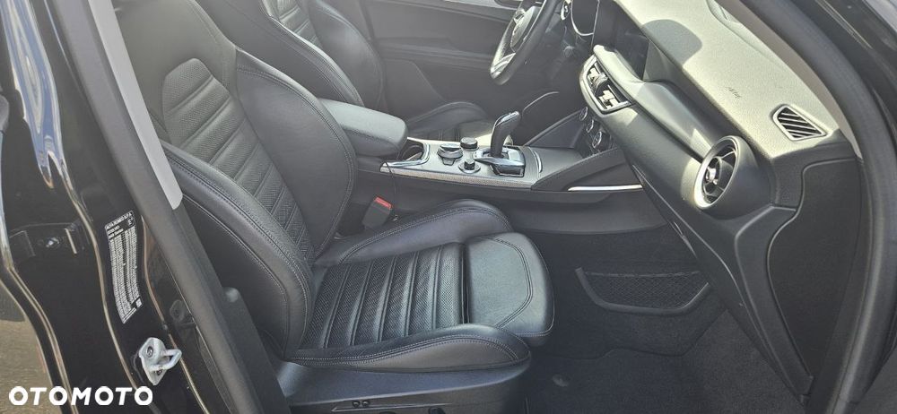 Alfa Romeo Stelvio 2.0 Turbo Veloce Q4 - 18