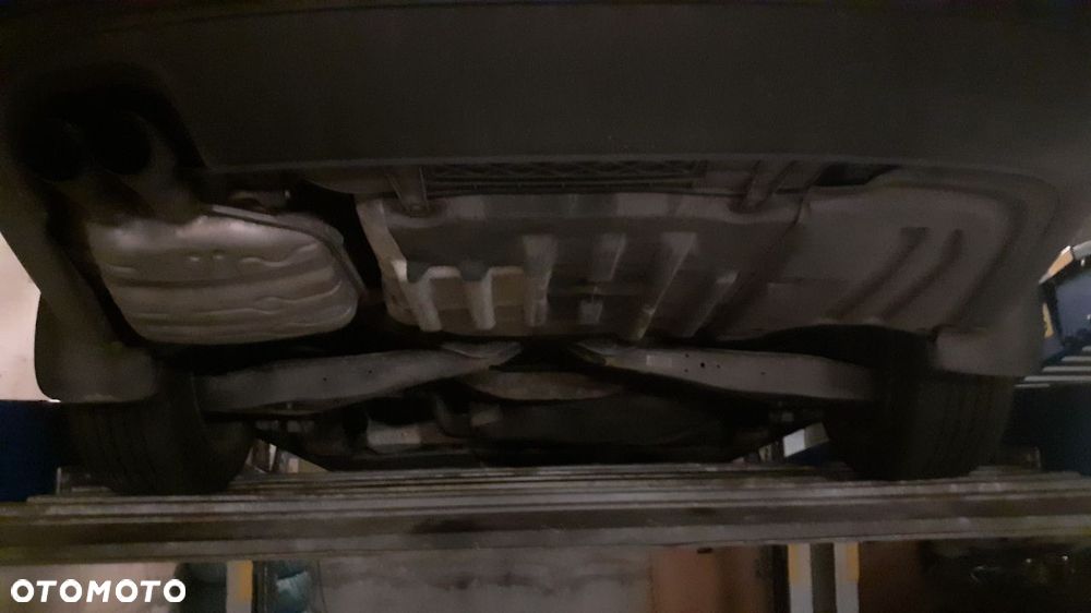 Volkswagen Passat 2.0 Blue TDI SCR Highline - 12