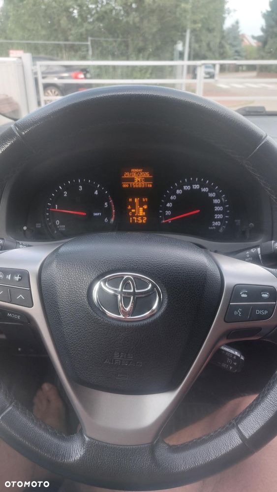Toyota Avensis 2.0 D-4D Premium - 12