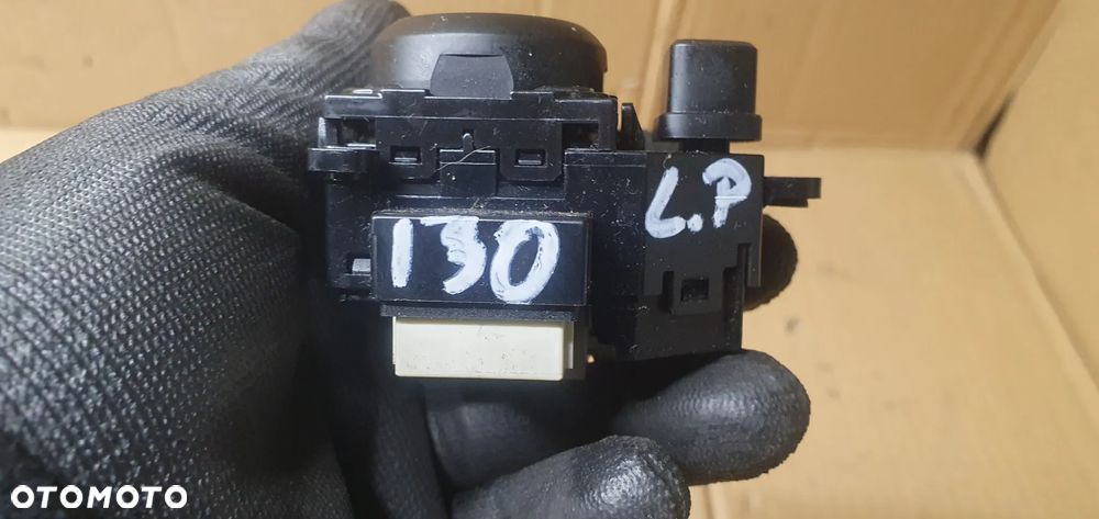 Przełącznik regulacji lusterek Hyundai I30 I - 8