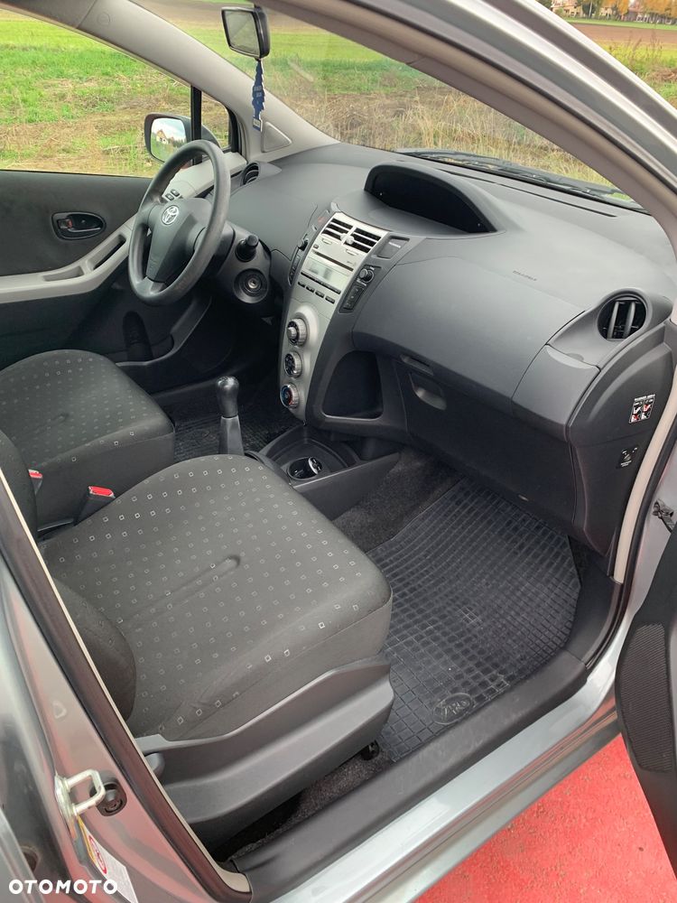 Toyota Yaris 1.3 VVT-i Sol - 9