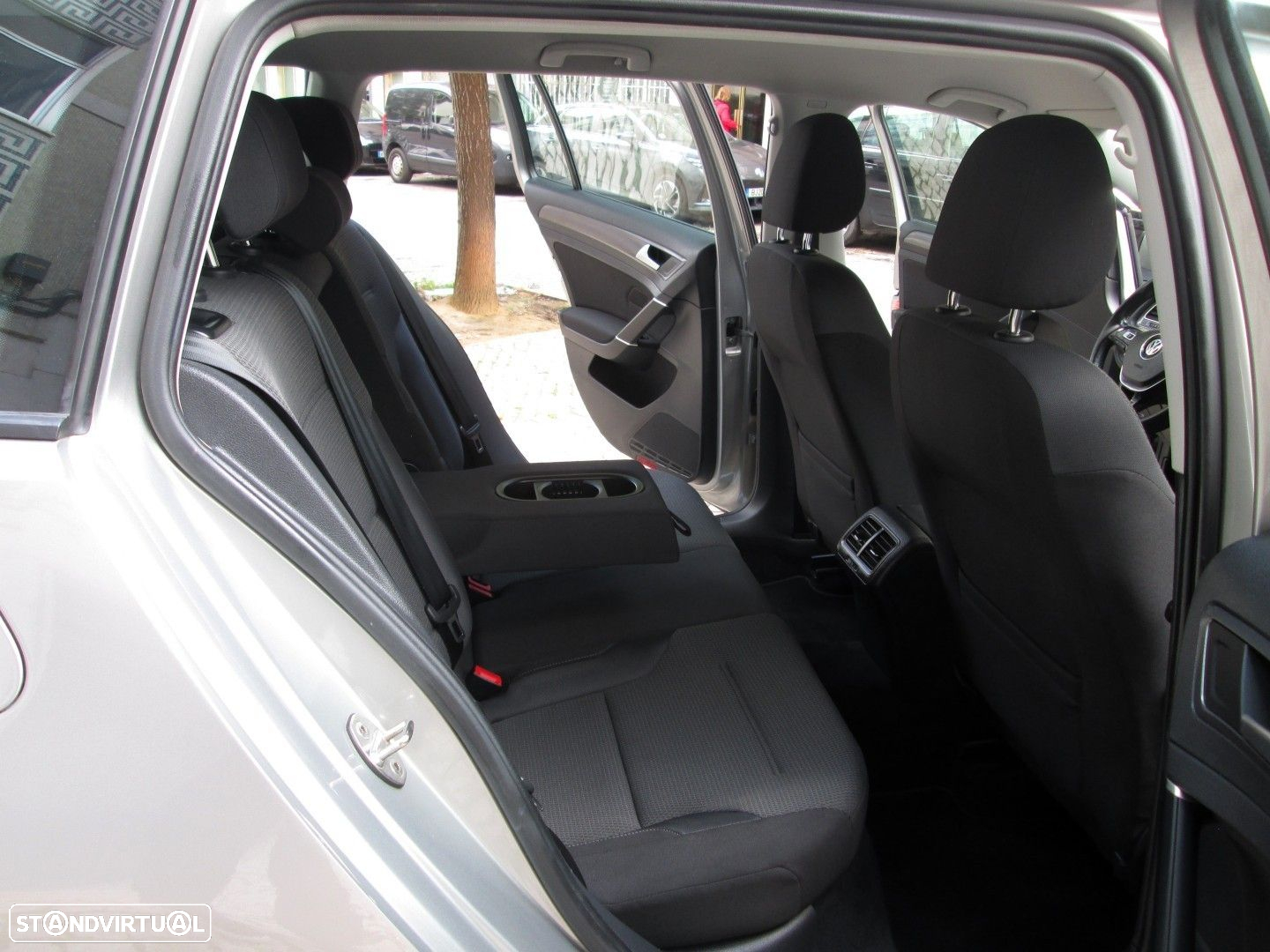 VW Golf Variant 1.6 TDi Highline - 19
