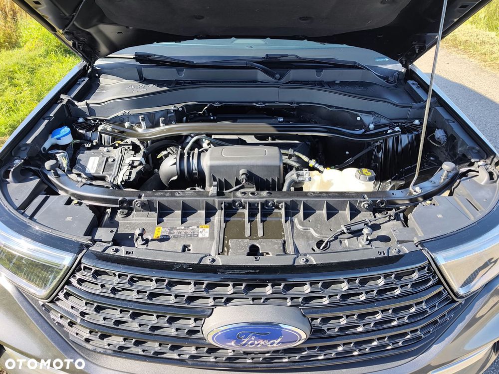 Ford Explorer - 26