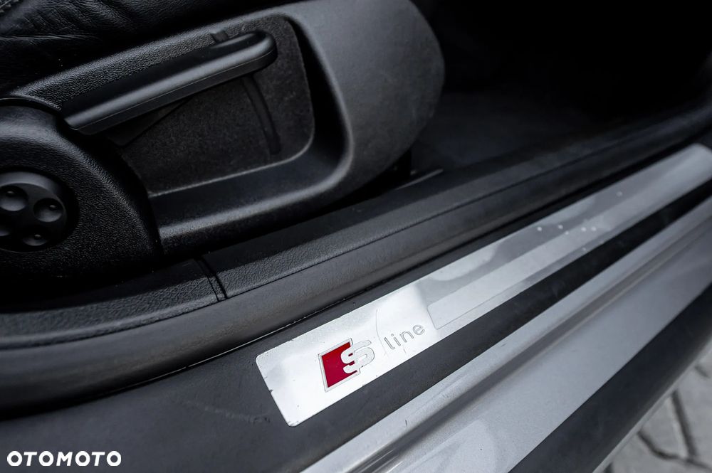 Audi A4 Limousine 2.0 T FSI quattro - 27