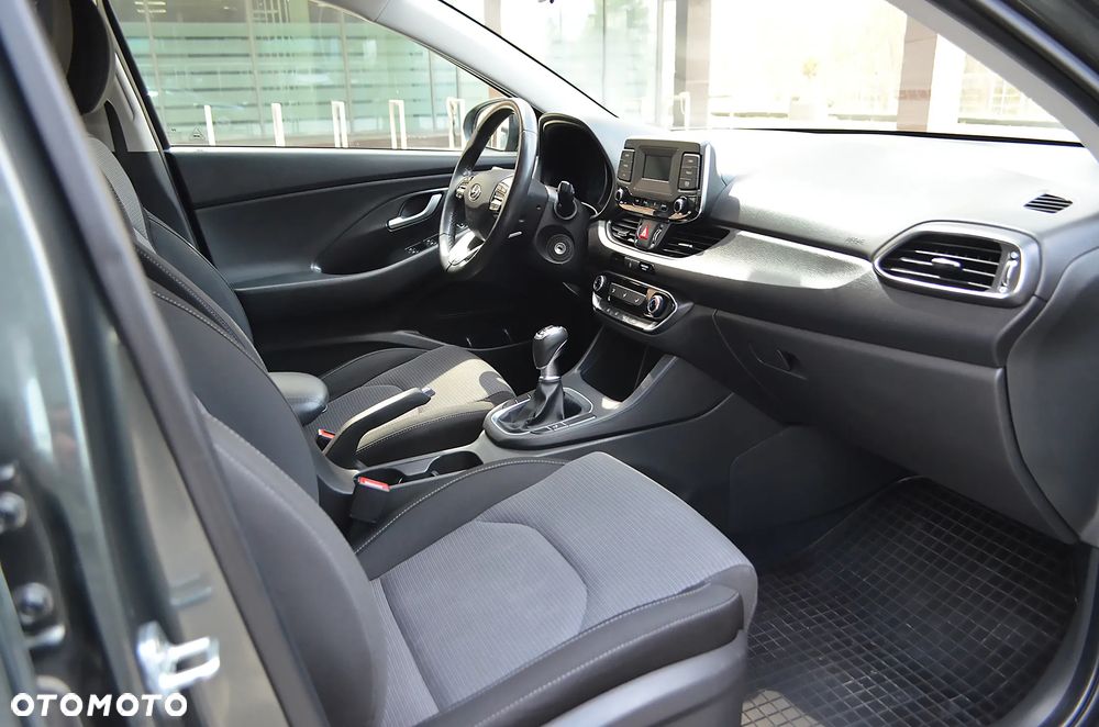 Hyundai i30 1.5 DPI Modern - 10