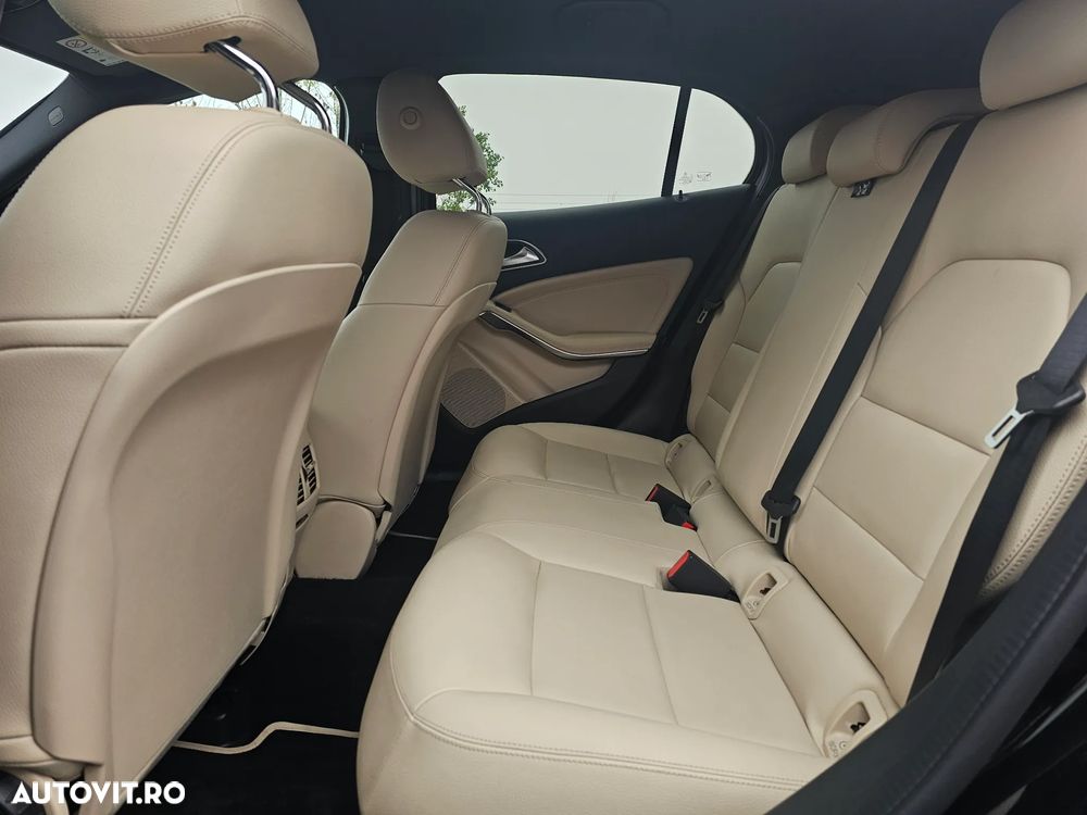 Mercedes-Benz GLA 200 d 4MATIC Aut. - 17