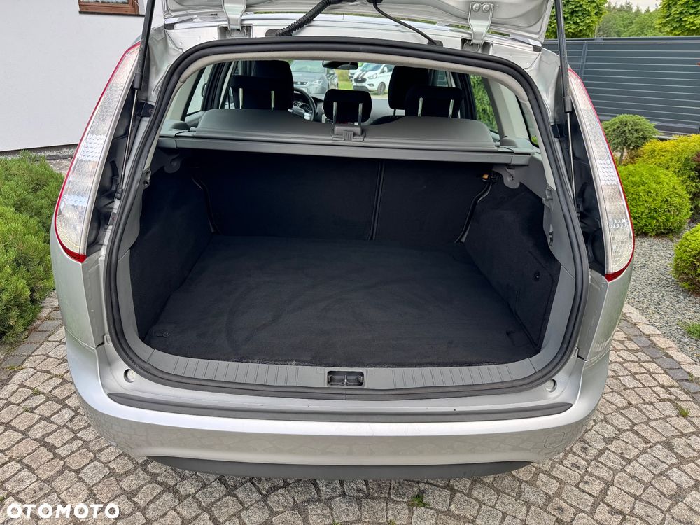 Ford Focus - 34