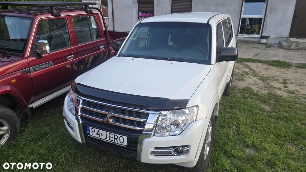 Mitsubishi Pajero - 9