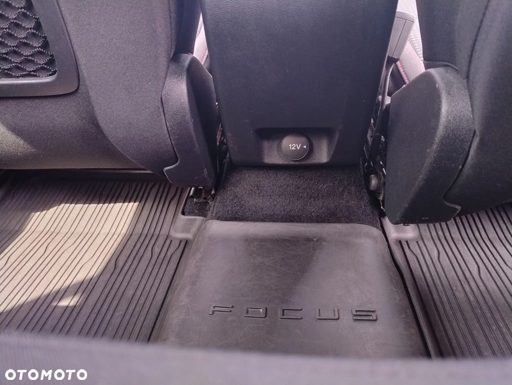 Ford Focus 2.0 EcoBlue ST-Line - 32
