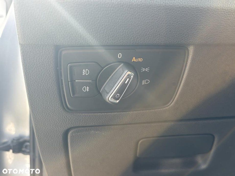 Volkswagen Passat - 13