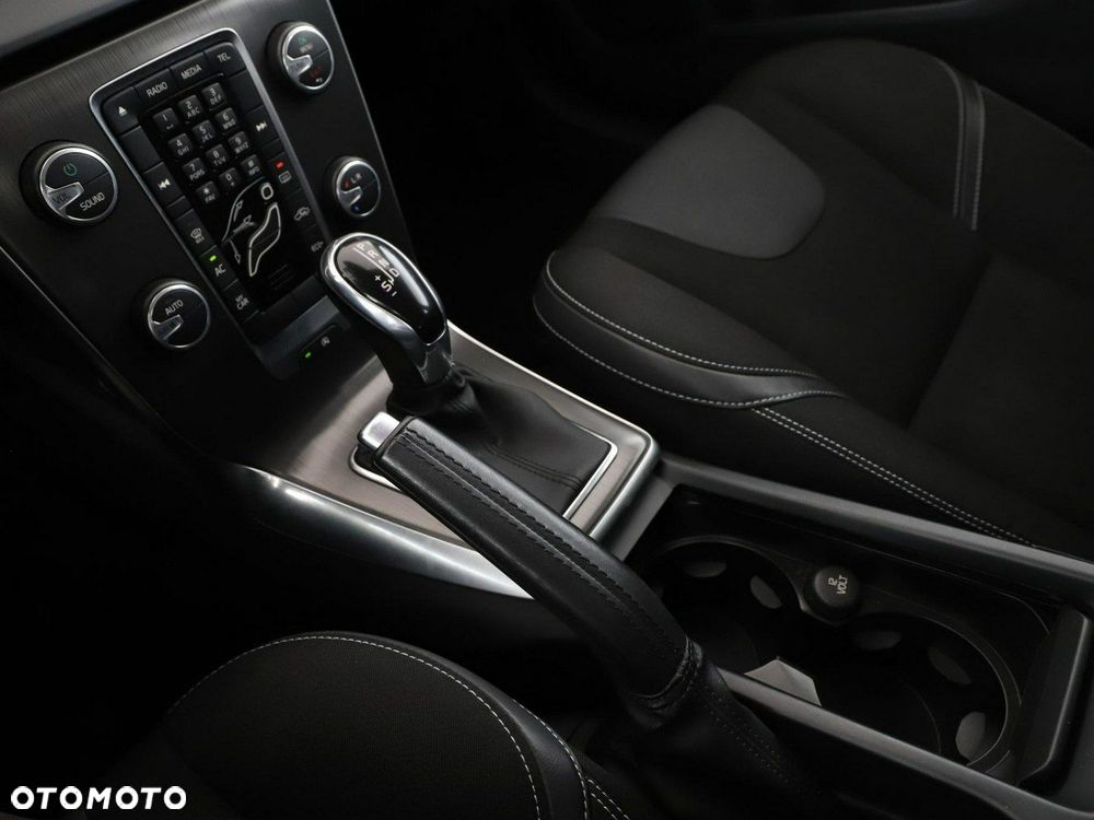 Volvo V40 T2 Drive-E Momentum - 27