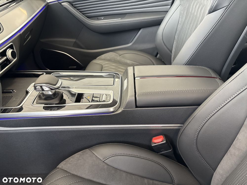 Hongqi HS5 2.0T Executive AWD - 21