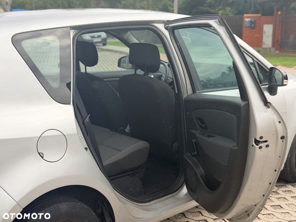Renault Scenic 1.5 dCi FAP eco - 23