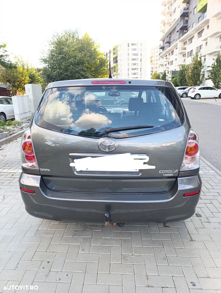 Toyota Corolla Verso 2.0 D-4D - 2