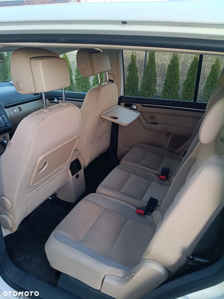 Volkswagen Touran 2.0 TDI DPF Highline DSG - 6