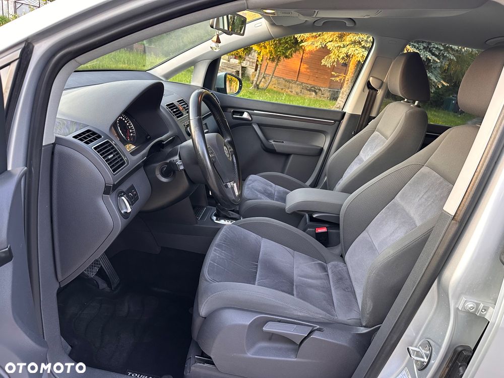 Volkswagen Touran 2.0 TDI DPF Highline DSG - 17