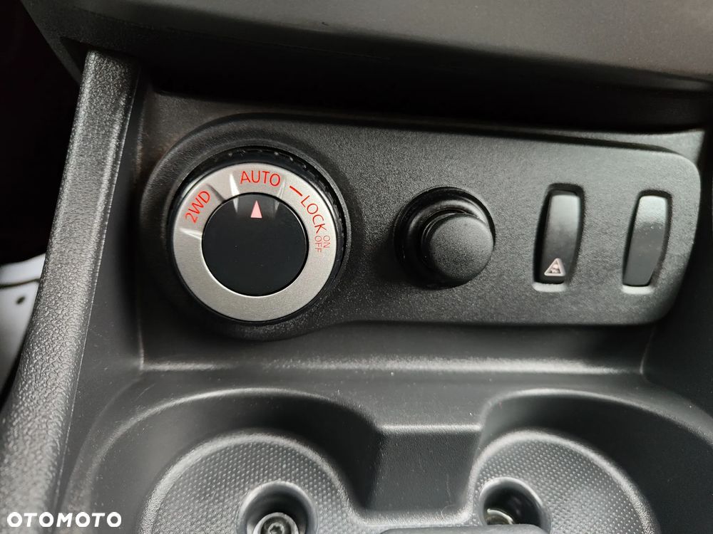 Dacia Duster 1.6 16V 4x4 Prestige - 8