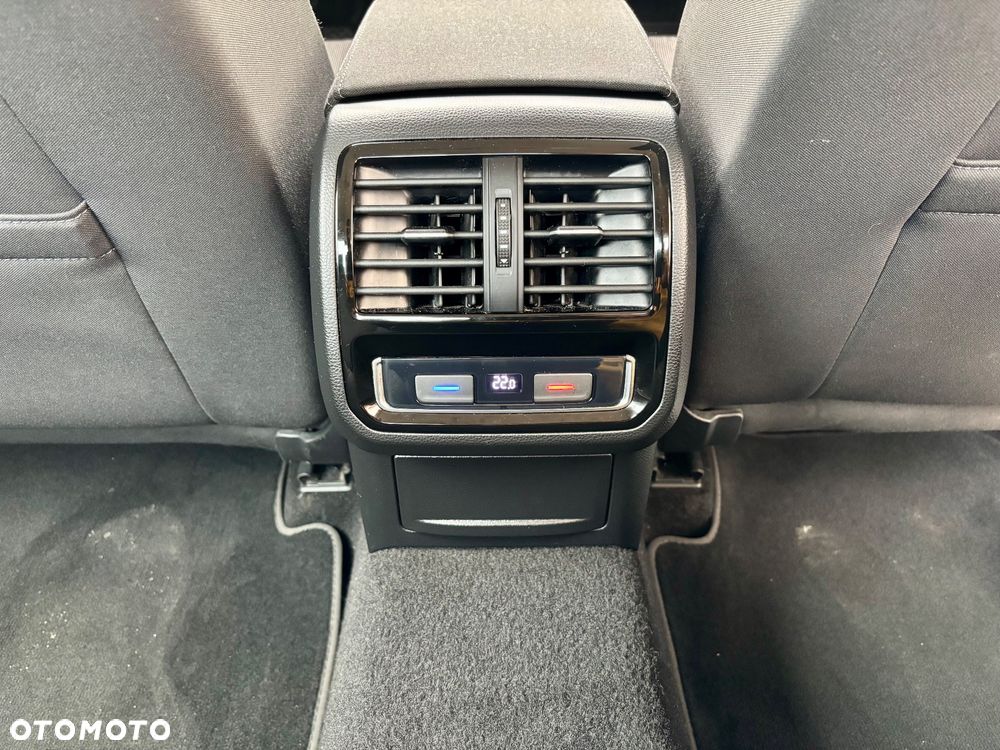 Volkswagen Passat 2.0 TDI SCR Comfortline DSG - 23