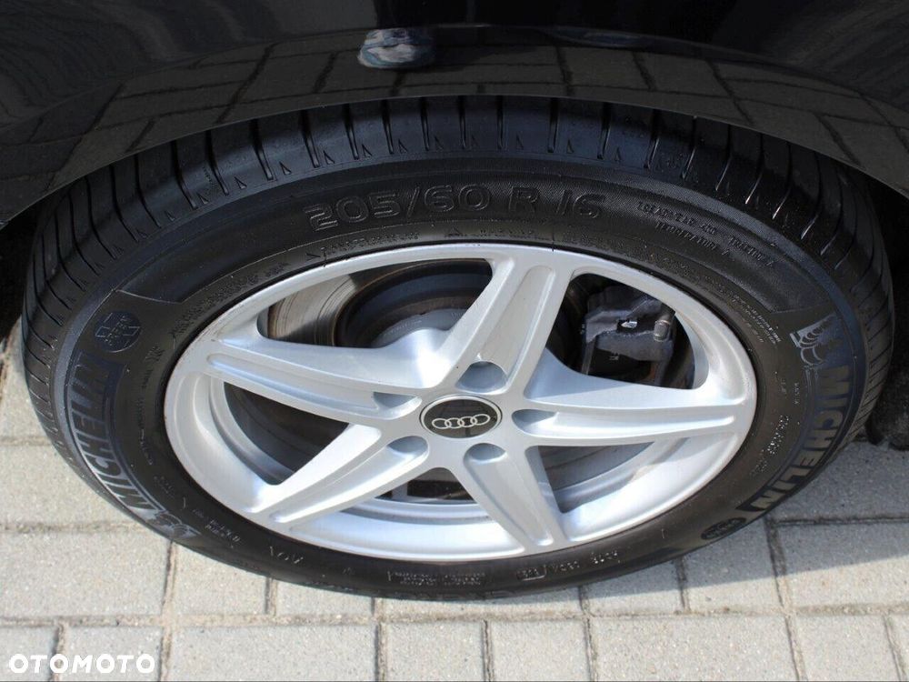 Audi A4 Limousine - 28