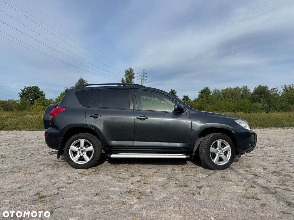 Toyota RAV4 - 3