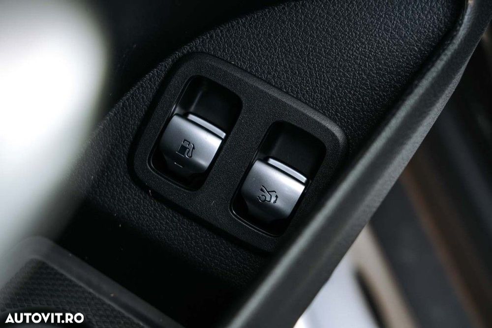 Mercedes-Benz GLC 300 e 4MATIC - 30