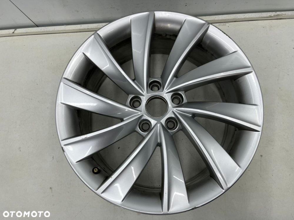 Felga Skoda Superb 3 III 15-24r. 8jx18 ET44 5x112 pojedyncza sztuka ORYGINALNA 18 cali 3v0601025l - 1
