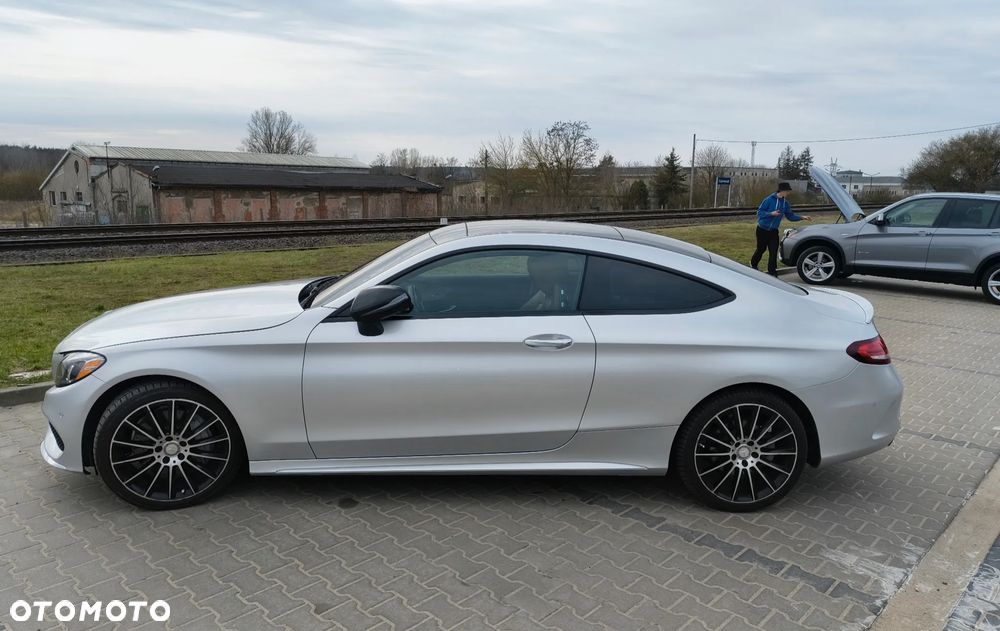 Mercedes-Benz Klasa C 300 7G-TRONIC AMG Line - 18