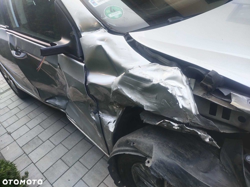 Volkswagen Golf - 8