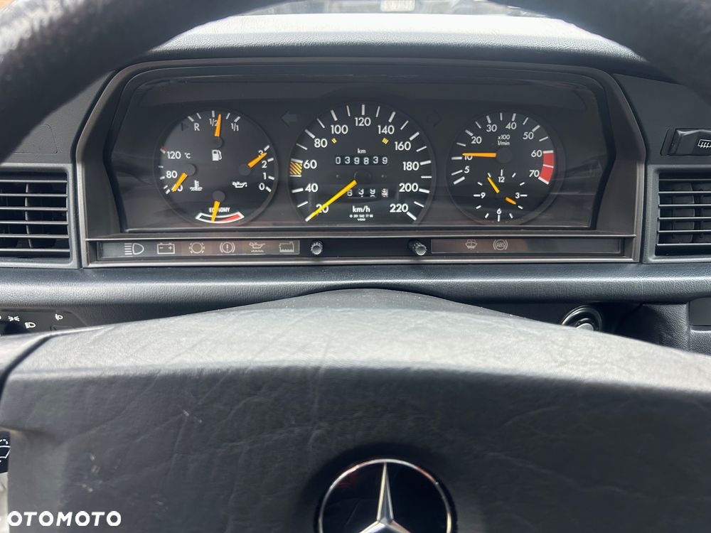 Mercedes-Benz W201 (190) - 7