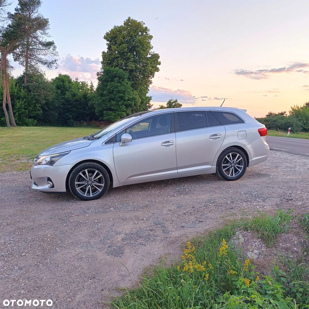 Toyota Avensis 2.0 D-4D Comfort - 8