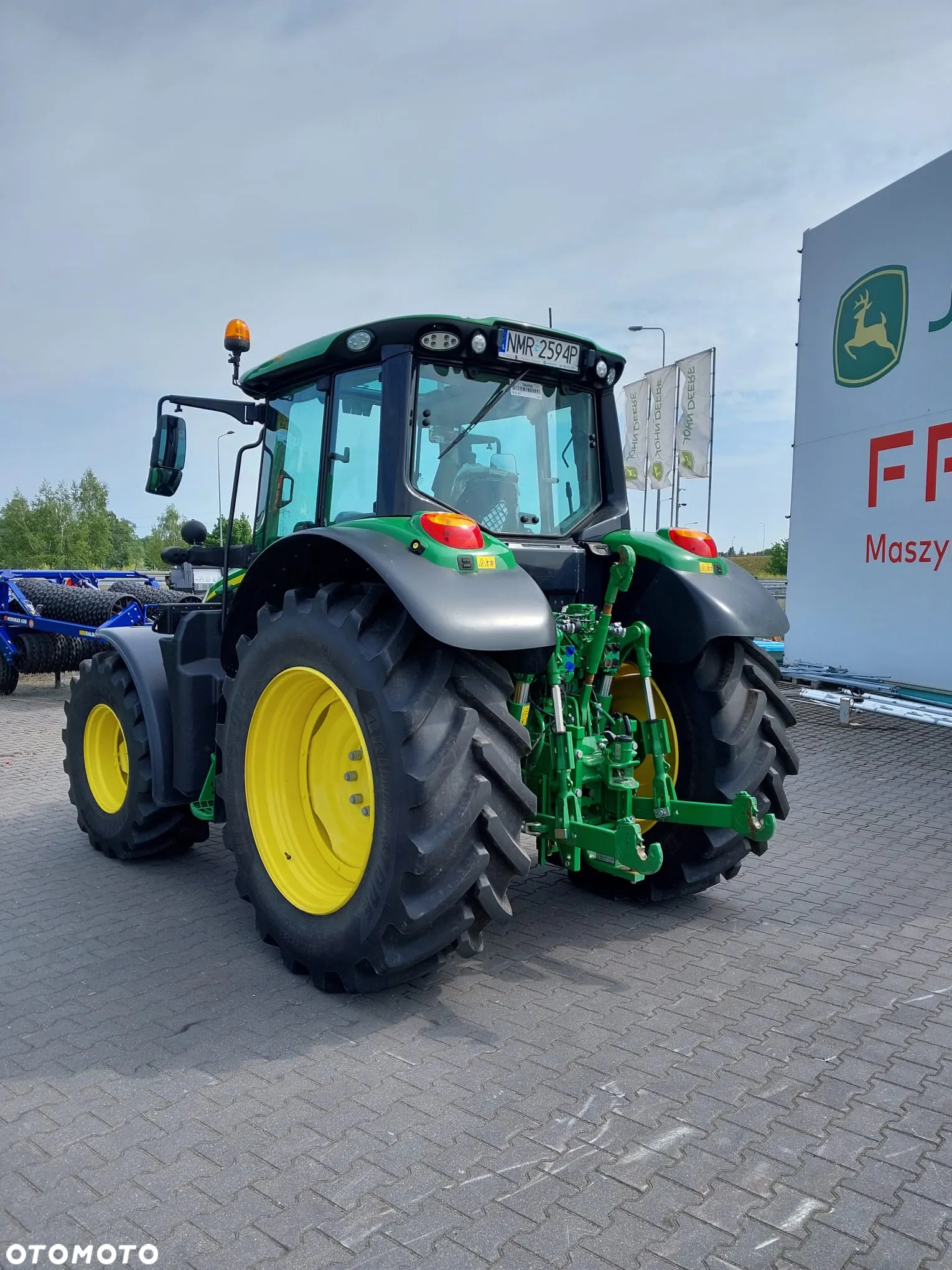 John Deere 6120M - 6