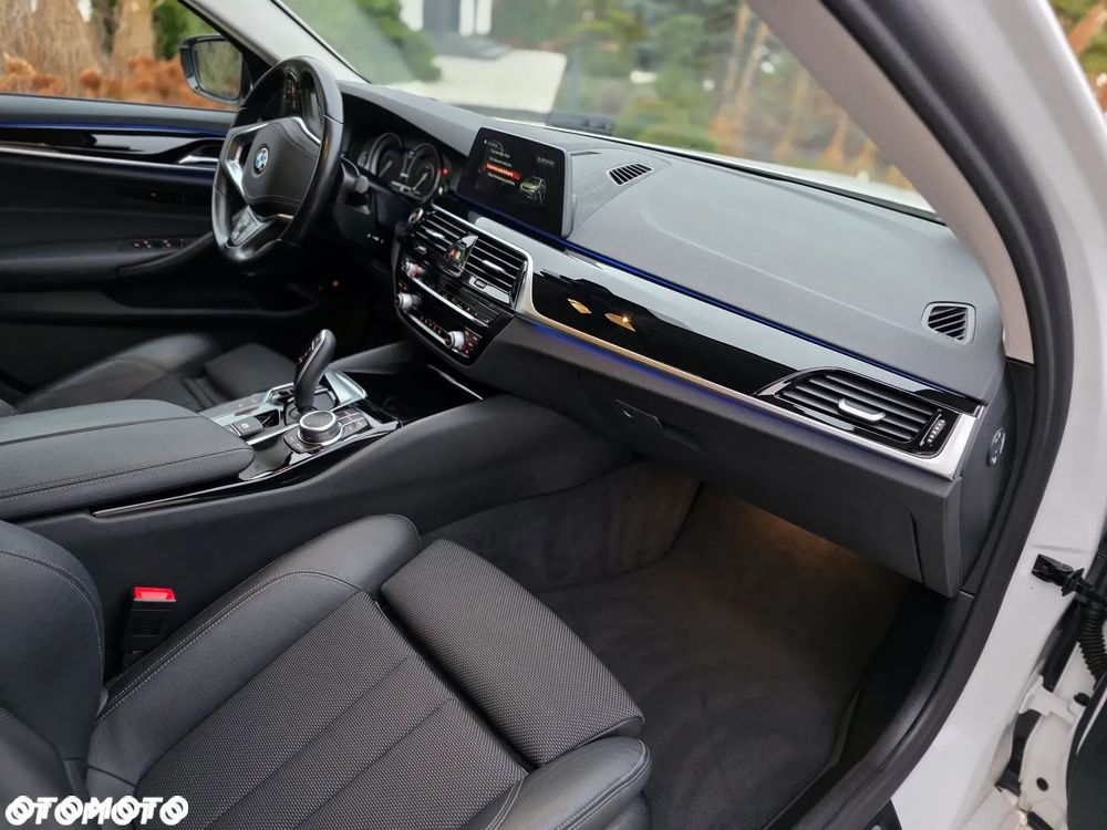 BMW Seria 5 530e iPerformance xDrive M Sport sport - 21