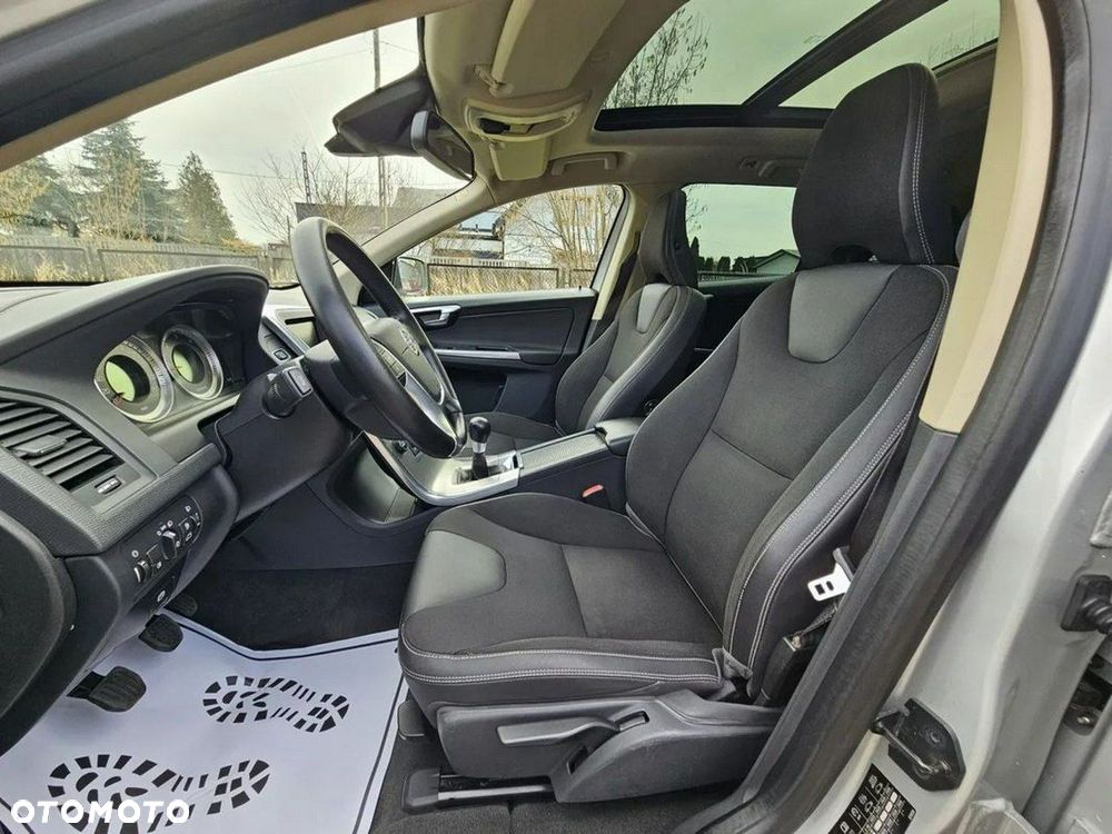 Volvo XC 60 D3 Momentum - 10