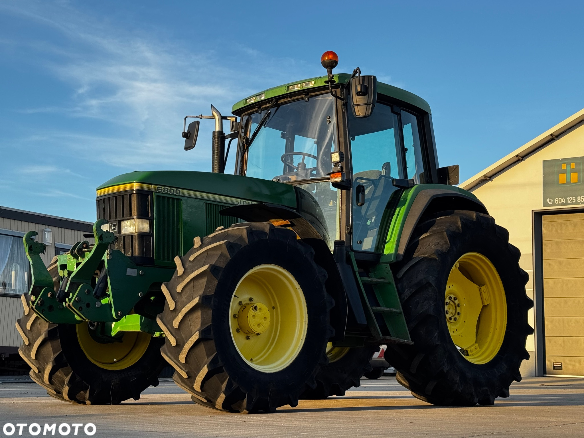 John Deere 6800 - 12