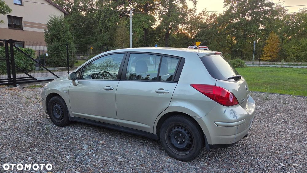 Nissan Tiida 1.6 Tekna - 2
