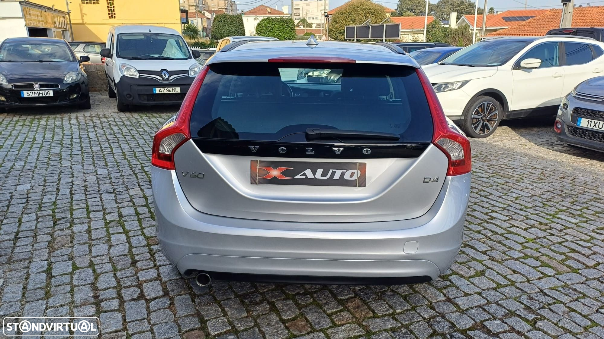 Volvo V60 2.0 D4 Kinetic - 4