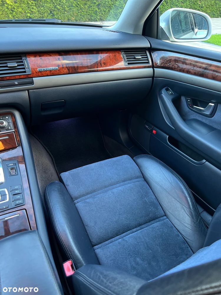 Audi A8 4.2 Quattro - 31