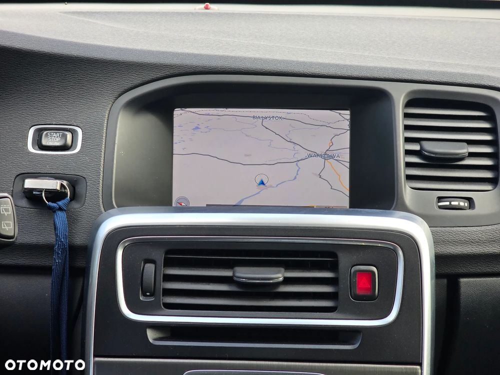 Volvo V60 D4 Geartronic Momentum - 21