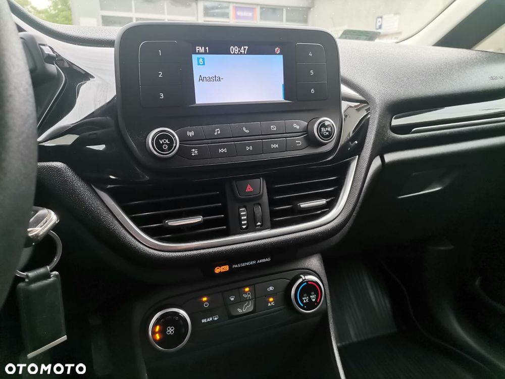 Ford Fiesta 1.1 Trend - 21