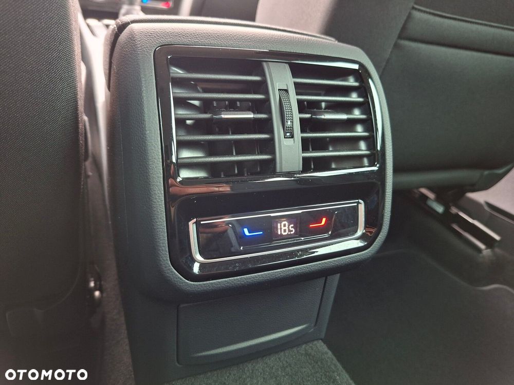 Volkswagen Passat - 16